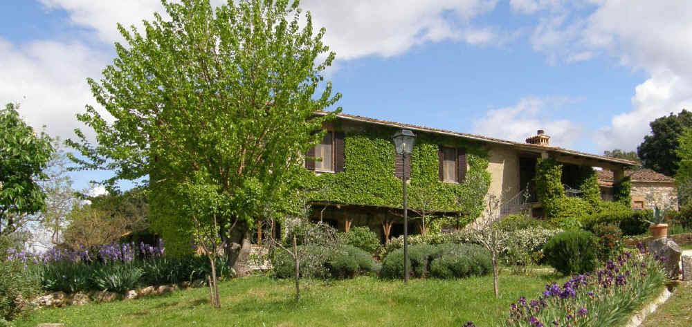 agriturismo visto dal lato sud