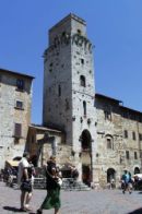 Piazza della Cisterna a San Gimignano